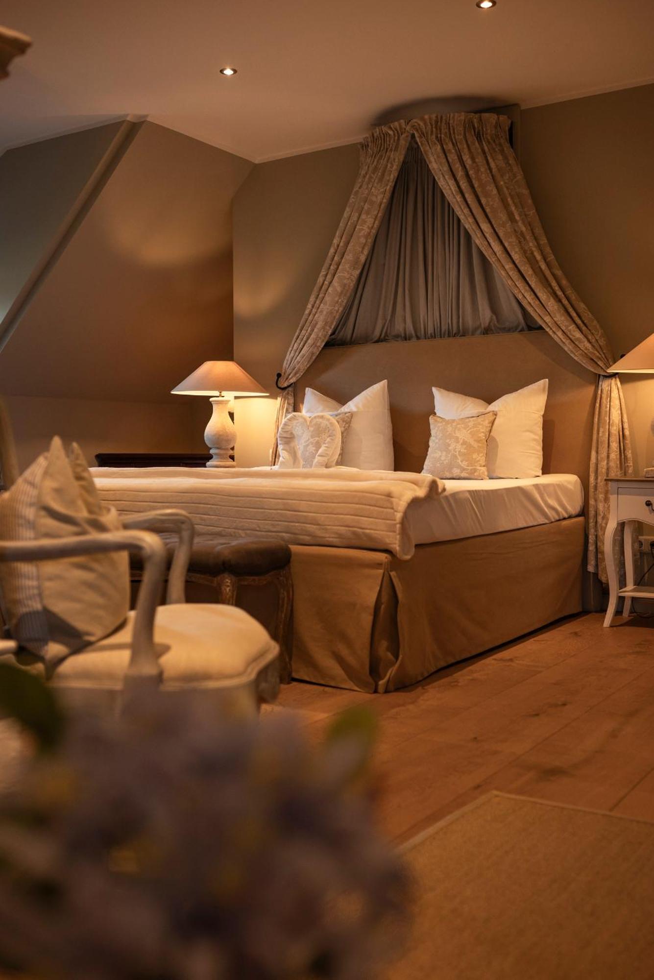 Gut Altholz Landhotel Und Restaurant Hutter プラットリング エクステリア 写真